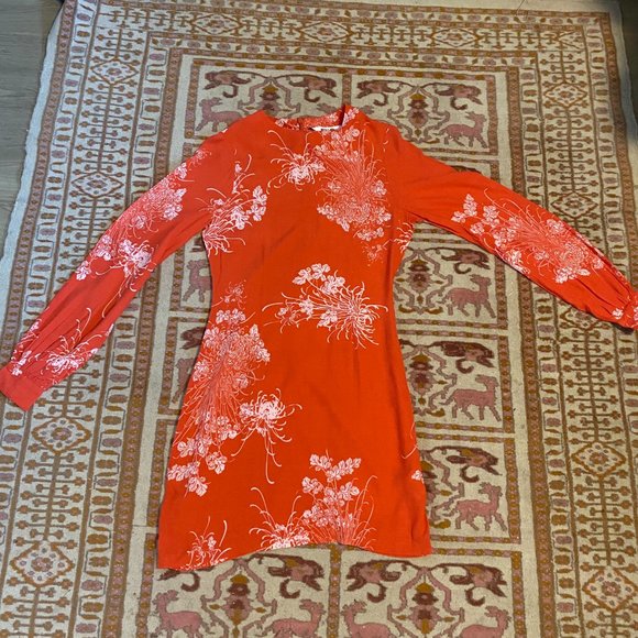 Long Sleeved Orange Chrysanthemum Print Dress - Picture 2 of 12